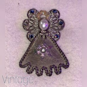 🌼Very old Angel Brooch